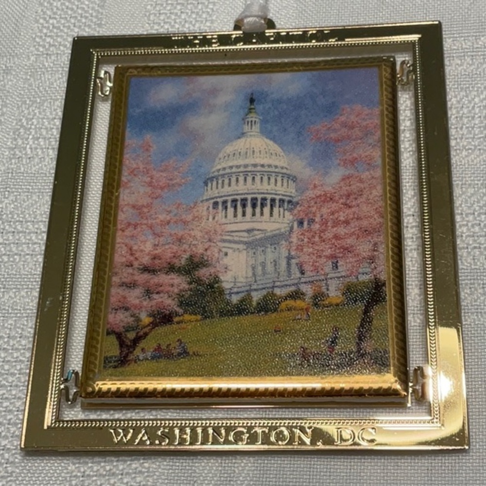 Gold Color The Capital Washington D.C. Holiday Ornament
